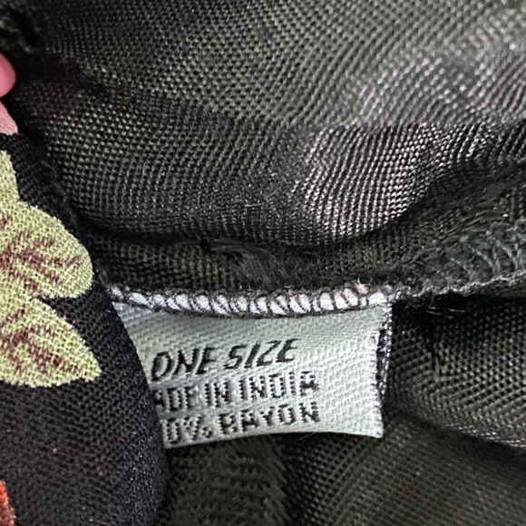 Champagne Collection by All That Glitters Kimono - Picture 6 of 7